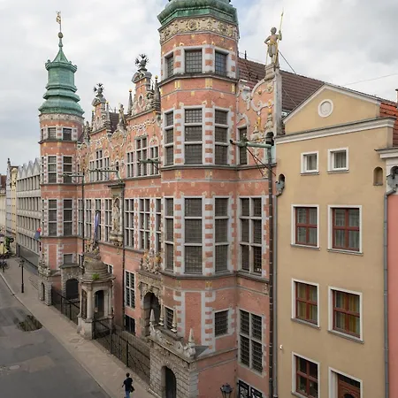 Old Town -view Of St Mary Basilica - 3 Minutes Neptun Appartement